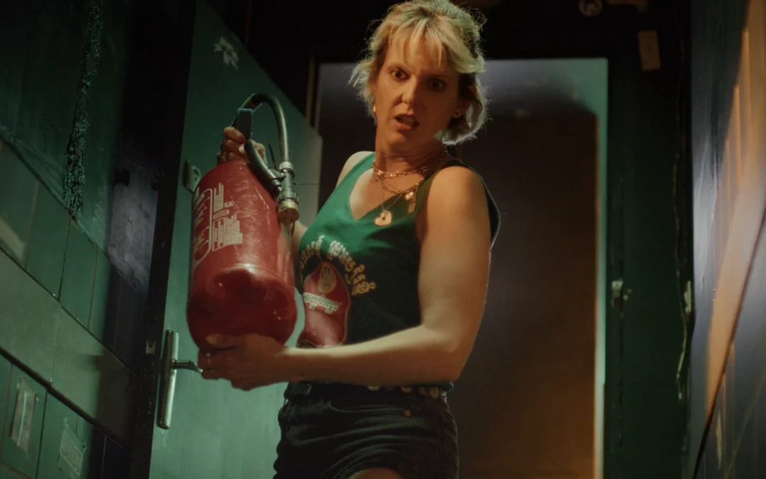 Flush : Élodie Navarre, anti-héroïne badass dans un huis clos frappadingue (Interview)
